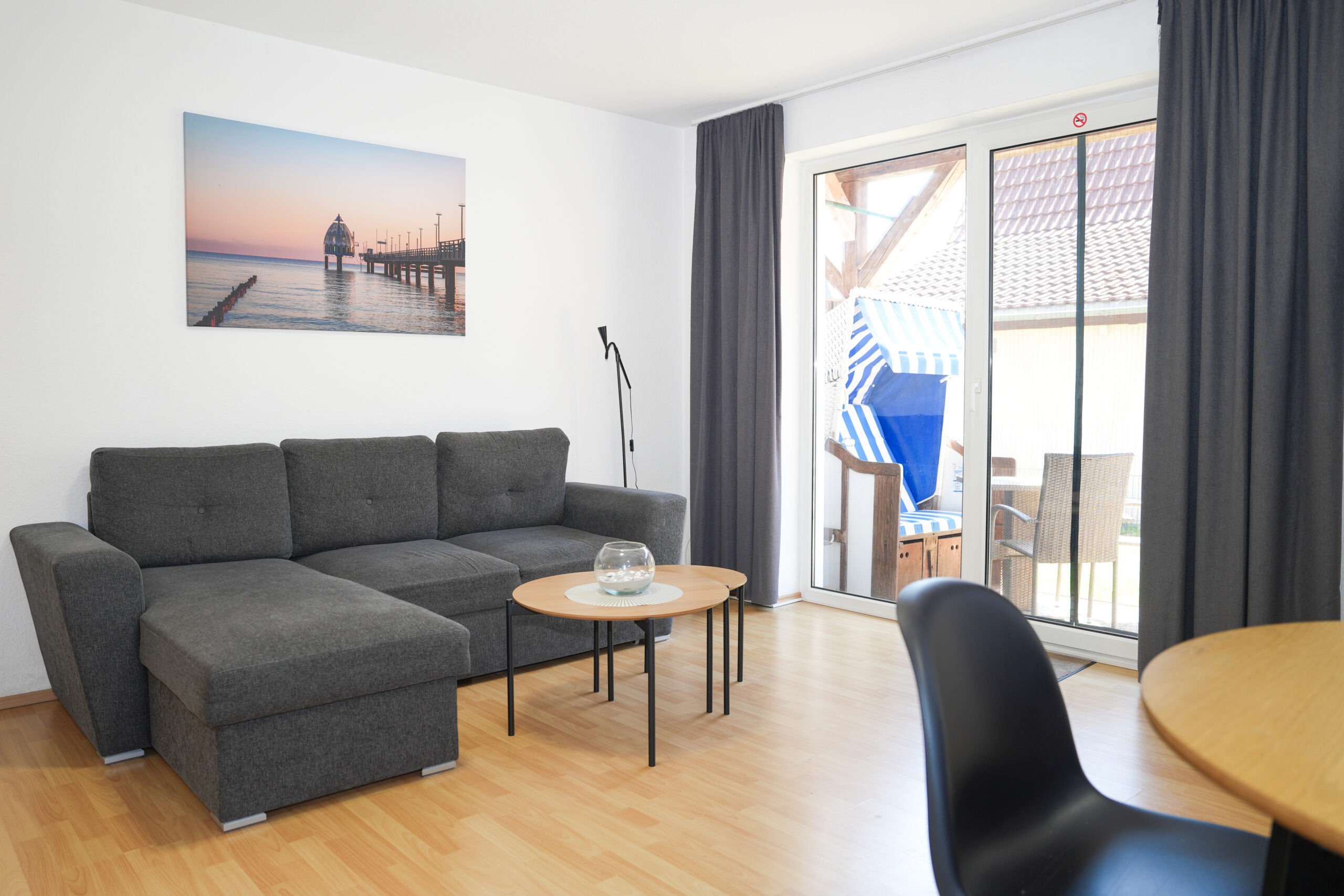 Ferienwohnung Meerfarbig Wohnung 1 in Zingst – Wohnbereich