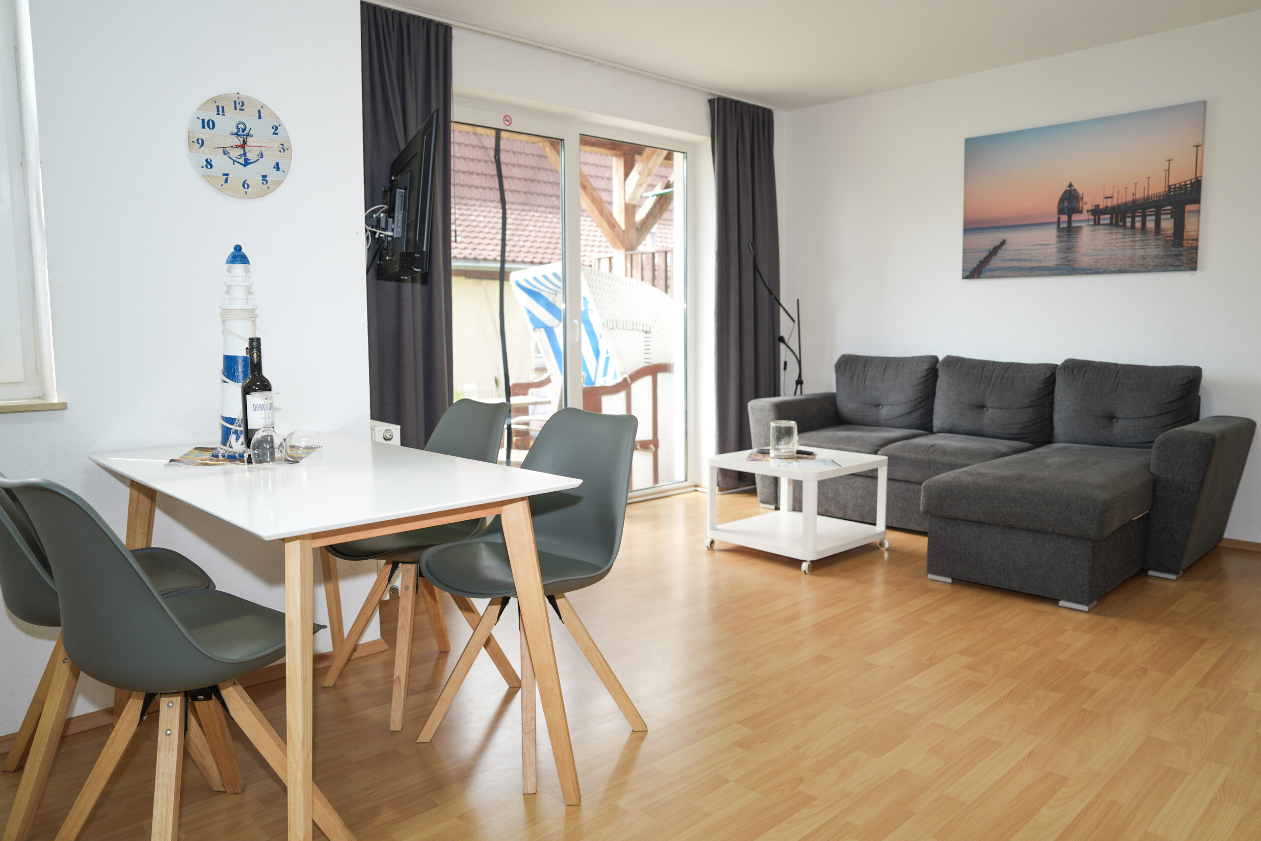Ferienwohnung Meerfarbig Wohnung 2 in Zingst – Wohnbereich